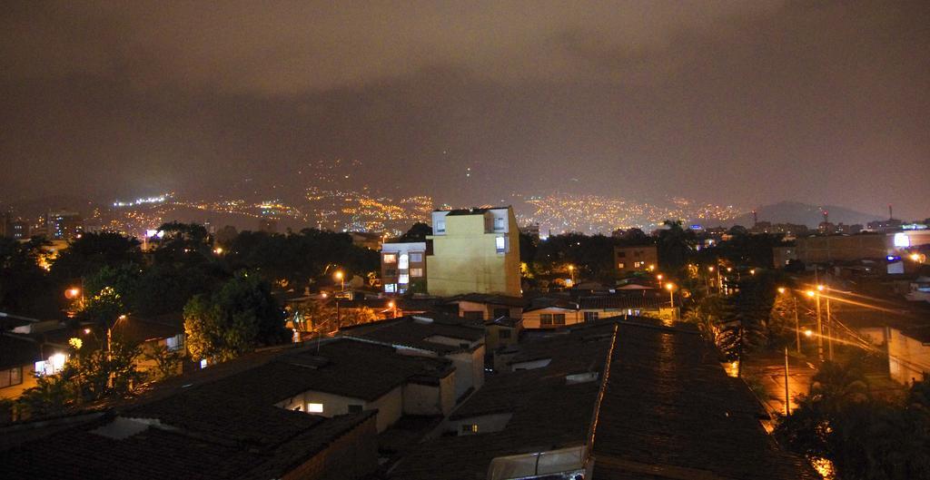 A Pousada International House Co-Living Medellín Exterior foto